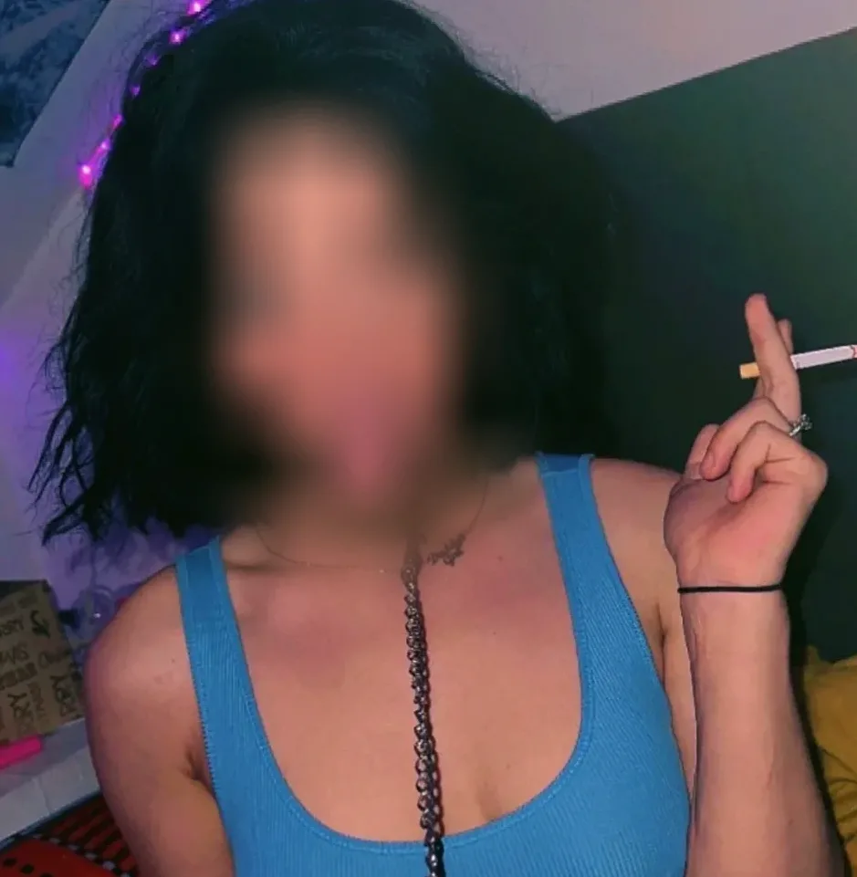 Diana, 23