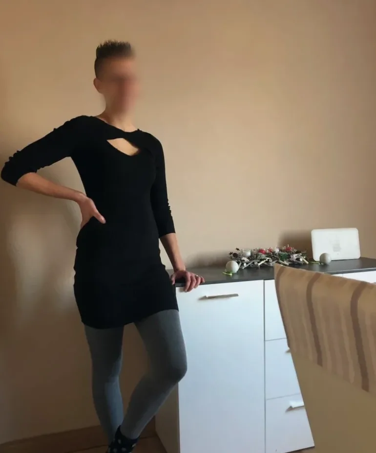 Jasmin, 32