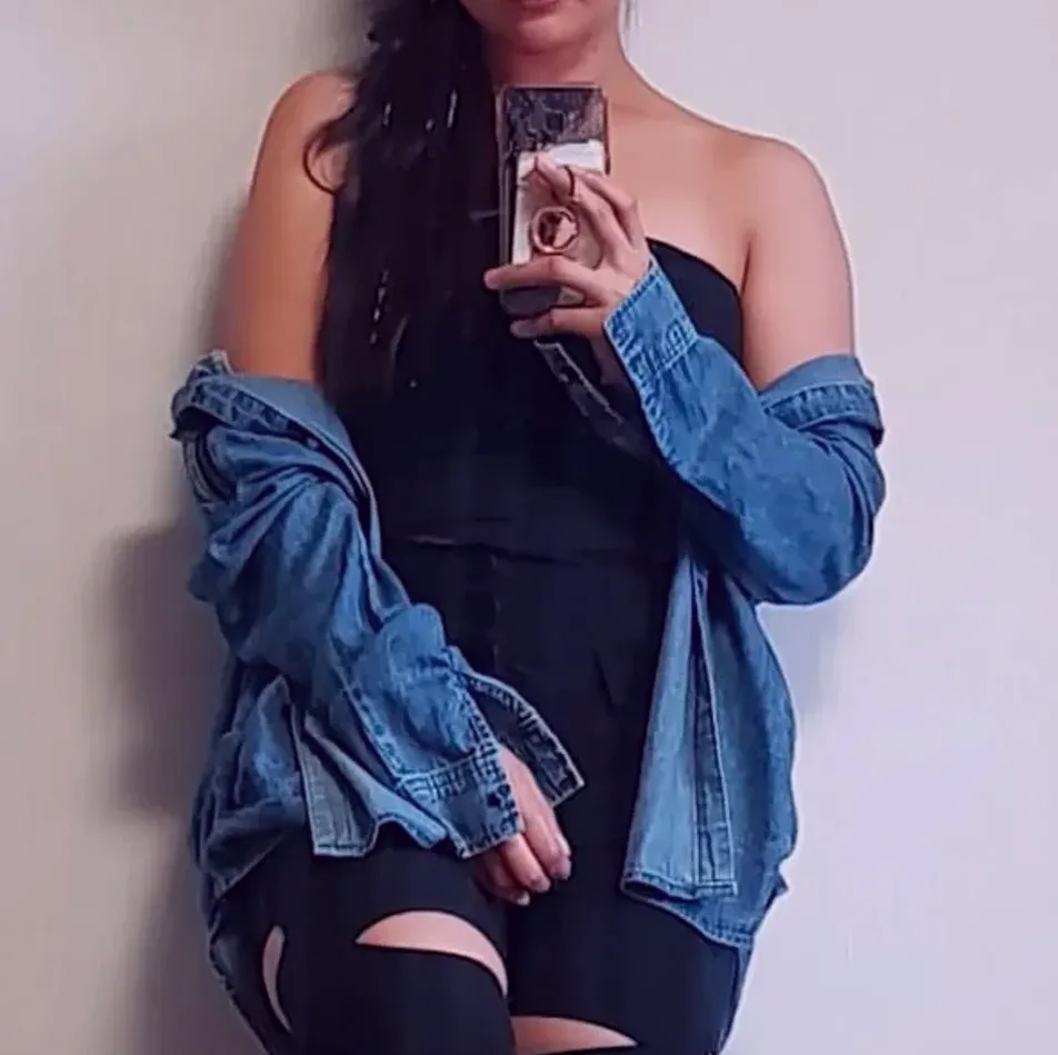 Leonie, 28