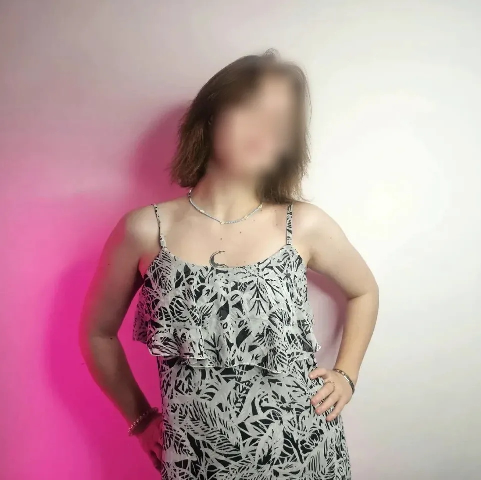 Neele, 19