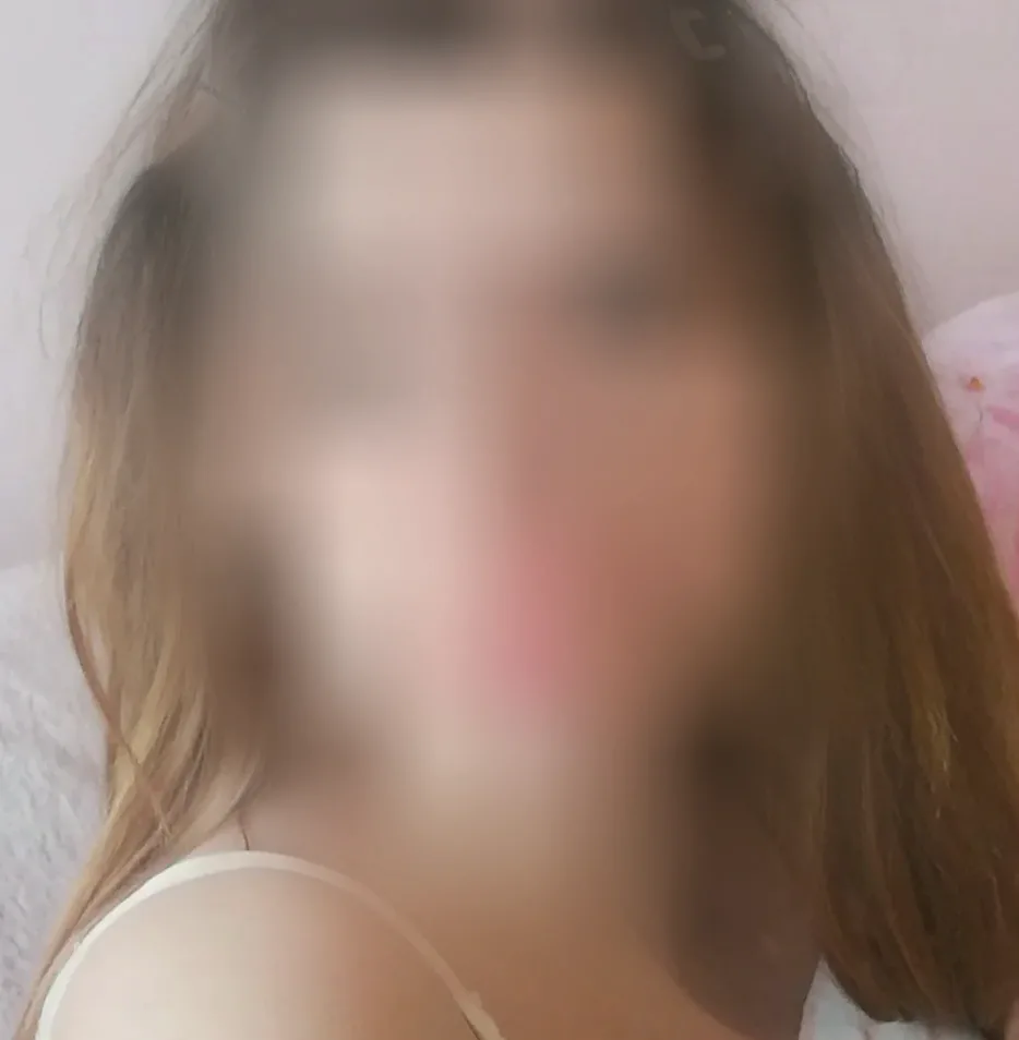 Sophie, 35